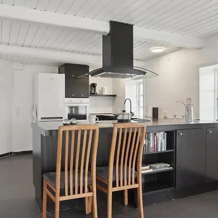 Apartment In With Kitchen *