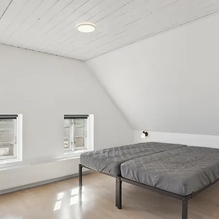 Apartment In With Kitchen *